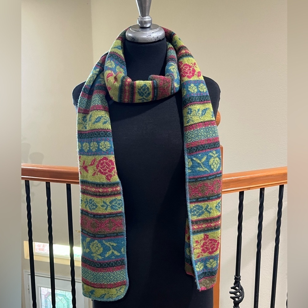 Flomax FAIR ISLE VIRGIN WOOL, MULTICOLORED FLORAL, MADE IN GERMANY SCARF: